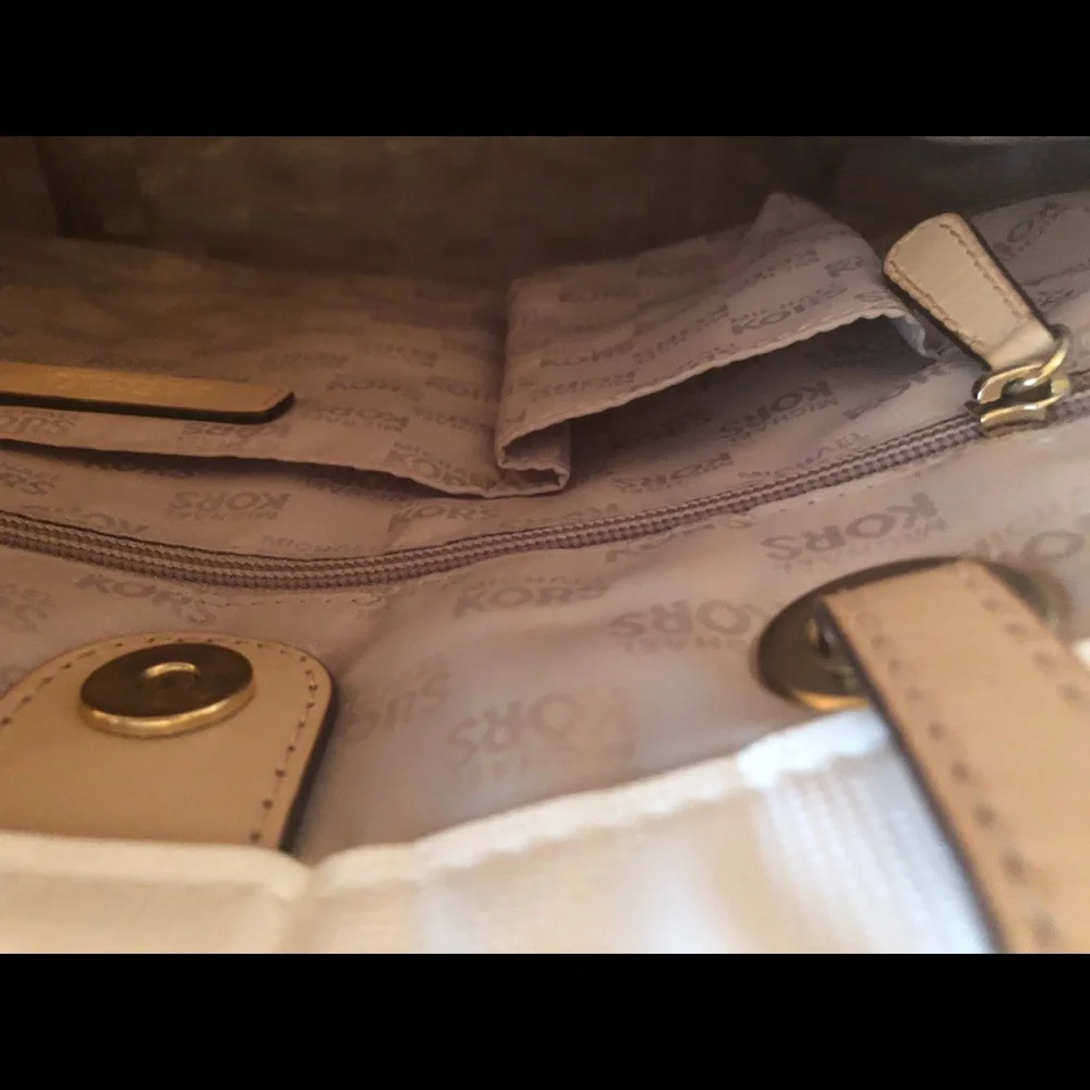 Handbag - Picture 8 of 8